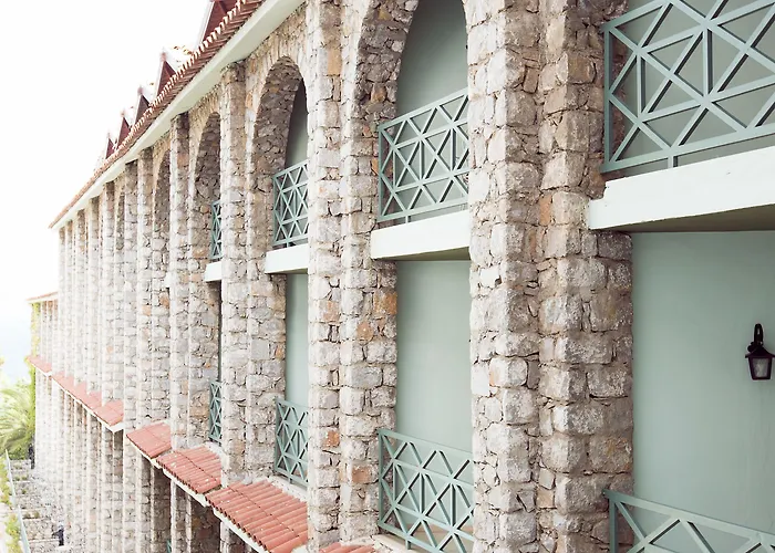 מלון Marti La Perla (adults Only)