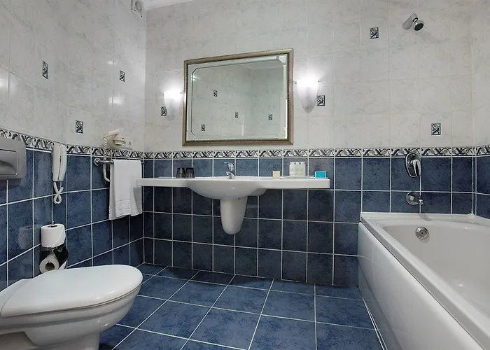 Marti La Perla (adults Only) מלון מרמריס