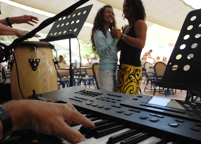 מלון Marti La Perla (adults Only) 4*